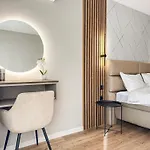 1br In A Brand-new Modern Complex Close To Centre Apartment *