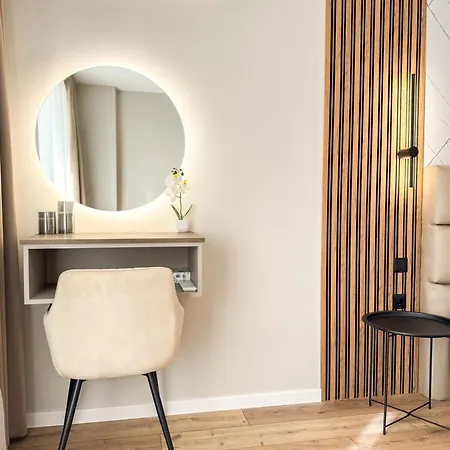 1br In A Brand-new Modern Complex Close To Centre 公寓