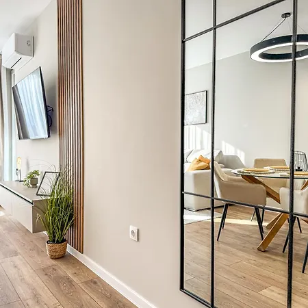 Skyline Serenity Modern With Terrace By Flat Manаger Apartment *