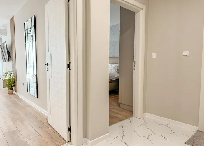 1br In A Brand-new Modern Complex Close To Centre *