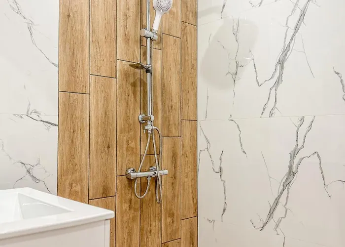 1br In A Brand-new Modern Complex Close To Centre *